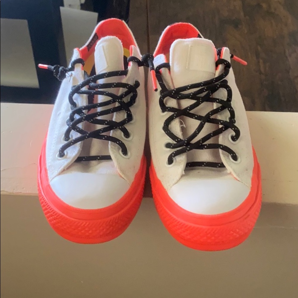 Chuck Taylor Low Top Sneakers